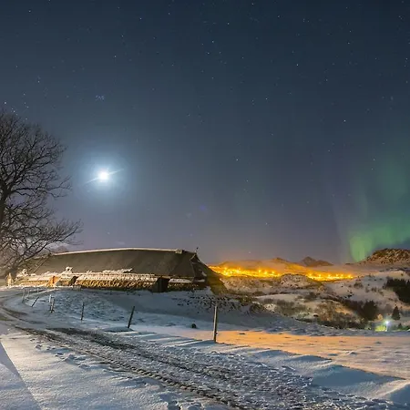 Lofotr אכסניה *